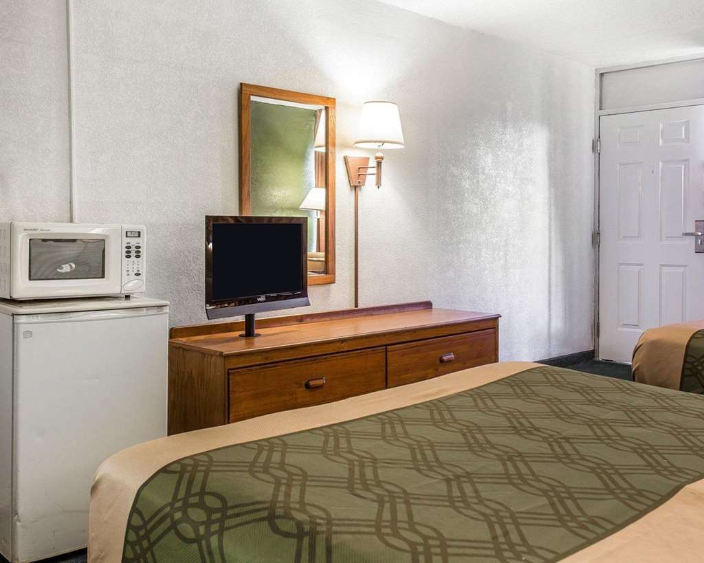 Econo-Lodge Of Conway Room photo